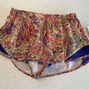 lululemon Seawheeze 2019 Hotty Hot Shorts - Size 8